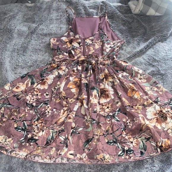 Dress - Picture 3 of 4